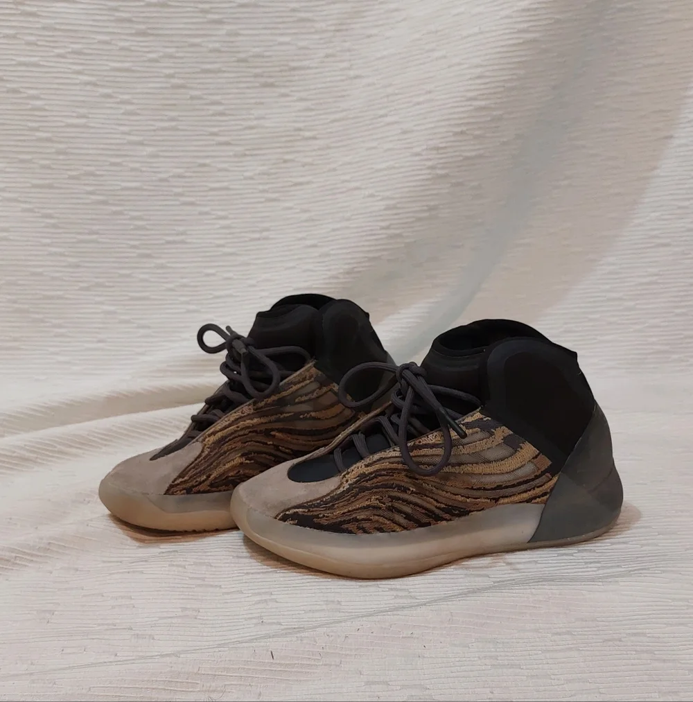 Yeezy bold patterned